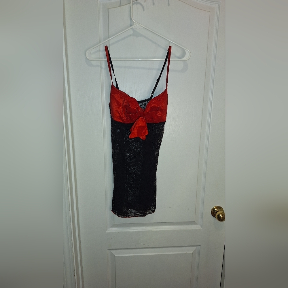 Black and Red nighty / medium/ lace